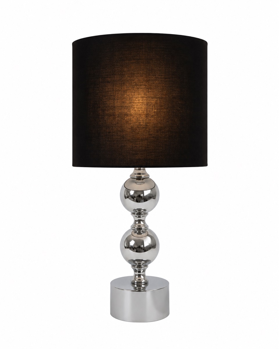 Circolo 48cm Chrom/Schwarz tischlampe Von Nordic Lighting - Die Circolo Tischleuchte kombiniert einen dekorativen Metallfu&szlig; mit elegantem Chrom-Finish und einem klassischen schwarzen Leinenschirm.