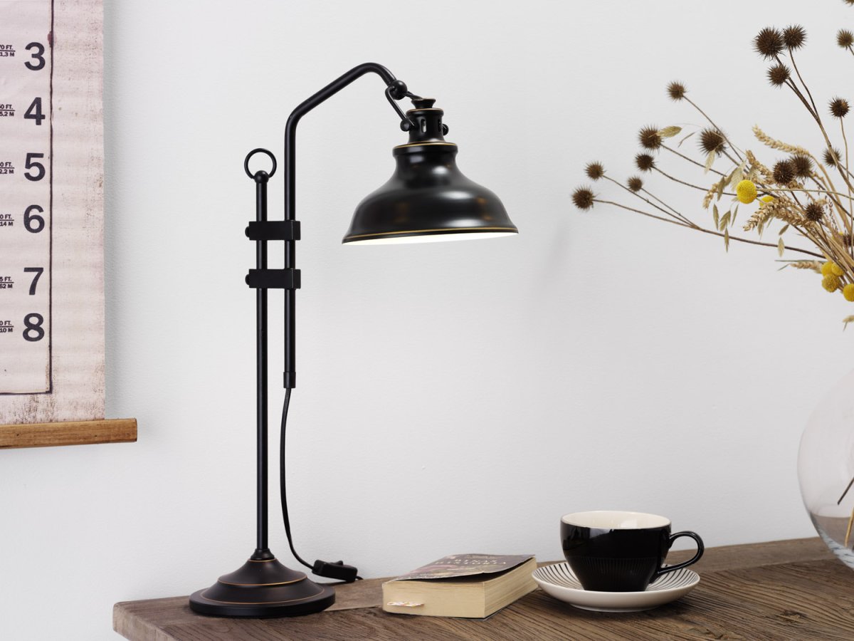 New Haven 50cm Schwarz tischlampe Von Cottex - Diese zeitlose Tischlampe ist eine elegante Ergänzung sowohl für rustikale als auch für moderne Inneneinrichtungen.