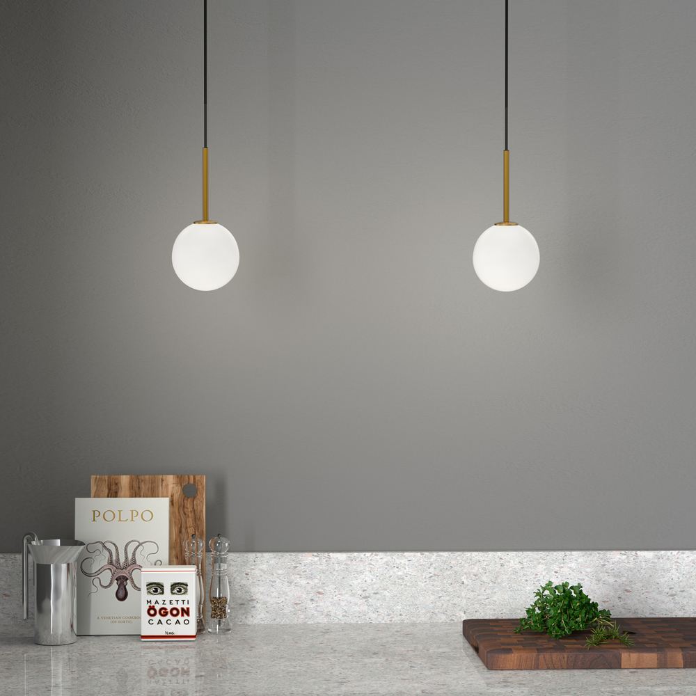 Ballon Ø14 Messing/Gold hängelampe Von Herstal - Placera Ballon pendel i ditt vardagsrum som ett kluster eller k&ouml;k f&ouml;r att ge ditt hem en trendig, ungdomlig atmosf&auml;r och en str&aring;lande personlighet eller varf&ouml;r inte &ouml;ver nattduksbordet!