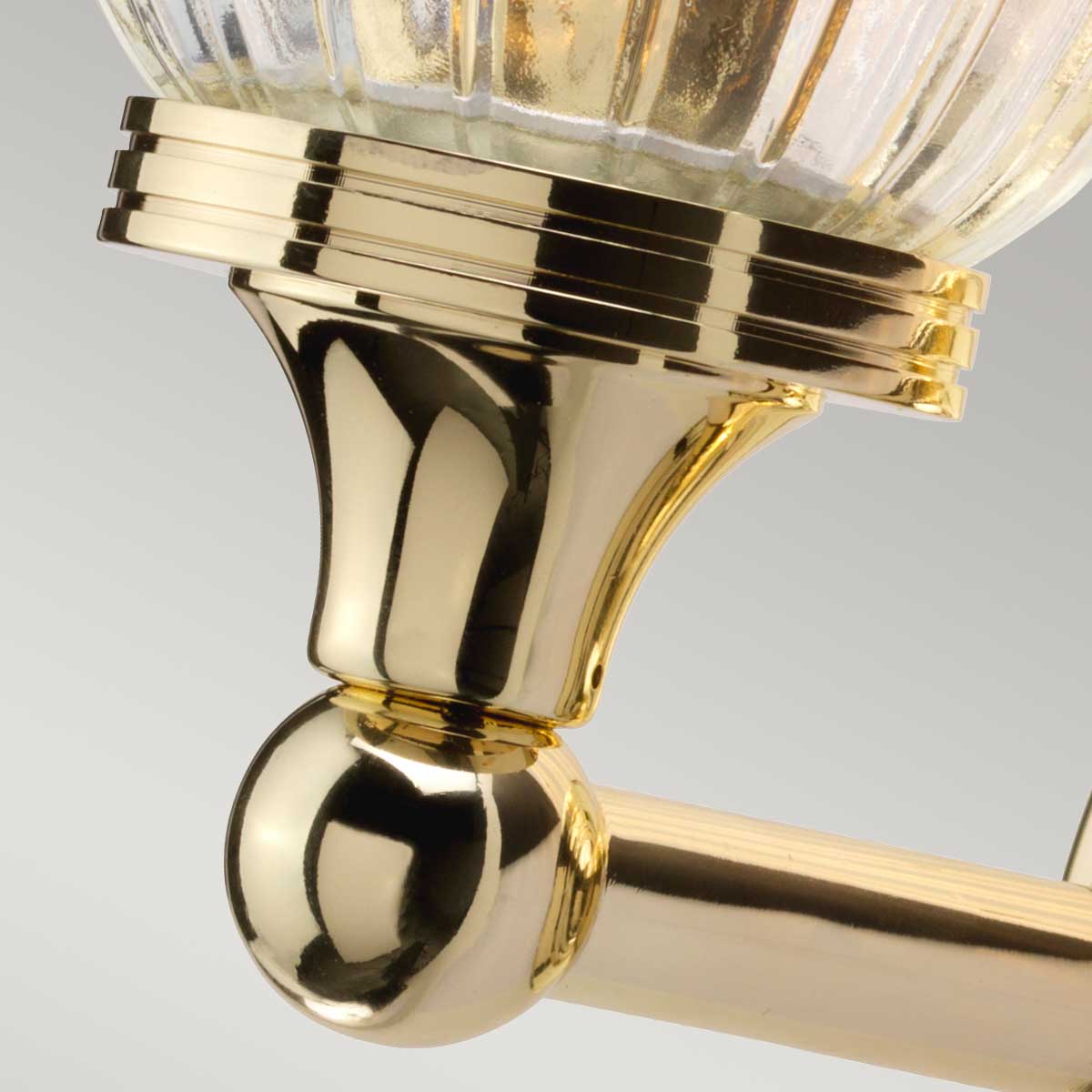Austen Ø14 Poliertes Messing badezimmerlampe Von Elstead Lighting - Die Wandleuchte Austen hat ein klassisches Design und ist aus den hochwertigsten Materialien gefertigt, was eine lange Haltbarkeit gewährleistet.