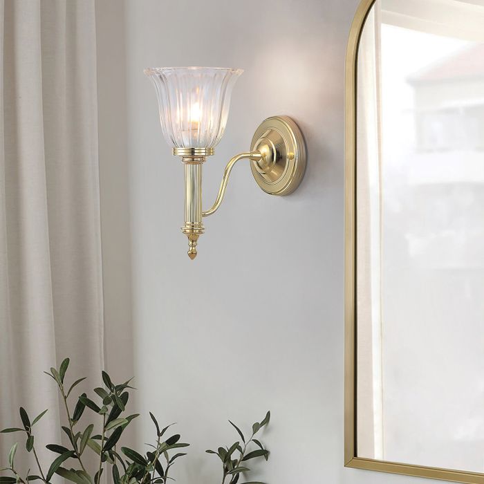 Carroll 14cm Poliertes Messing badezimmerlampe Von Elstead Lighting - Die robuste Konstruktion aus massivem Messing verleiht ihr ein exklusives Aussehen und sorgt f&uuml;r Langlebigkeit.