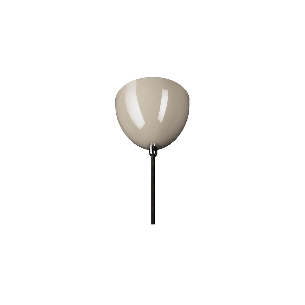 Lennon Ø12 Beige fensterlampe Von CO Bankeryd - Die Lampe kann einzeln &uuml;ber einer Werkbank in der K&uuml;che, in einem Fenster oder in einer Gruppe &uuml;ber dem Esstisch aufgeh&auml;ngt werden.