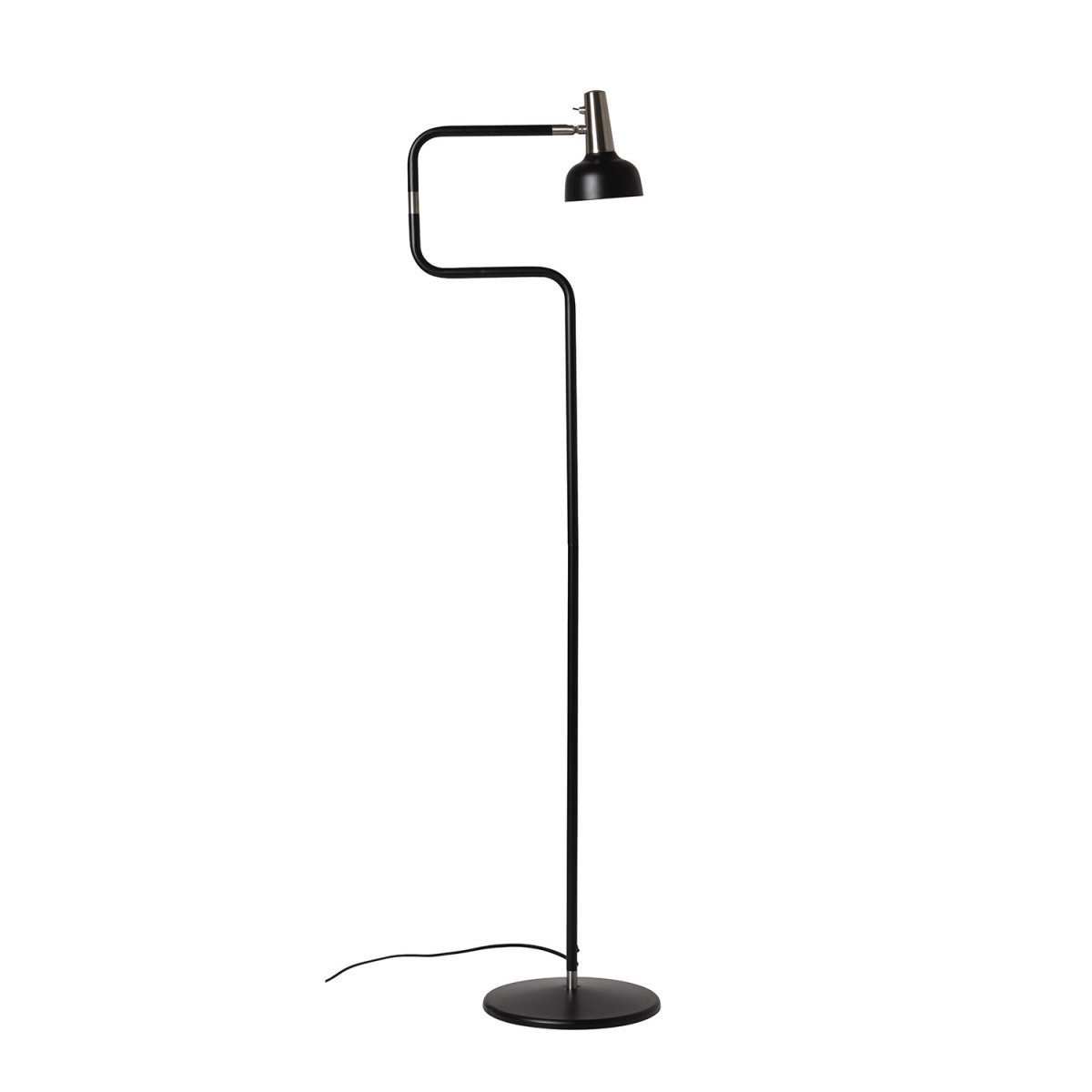 Ray Schwarz stehlampe Von CO Bankeryd - Die Stehleuchte Ray ist für die Platzierung neben dem Sofa oder einem Lieblingssessel, neben dem Bett oder im Home-Office konzipiert.
