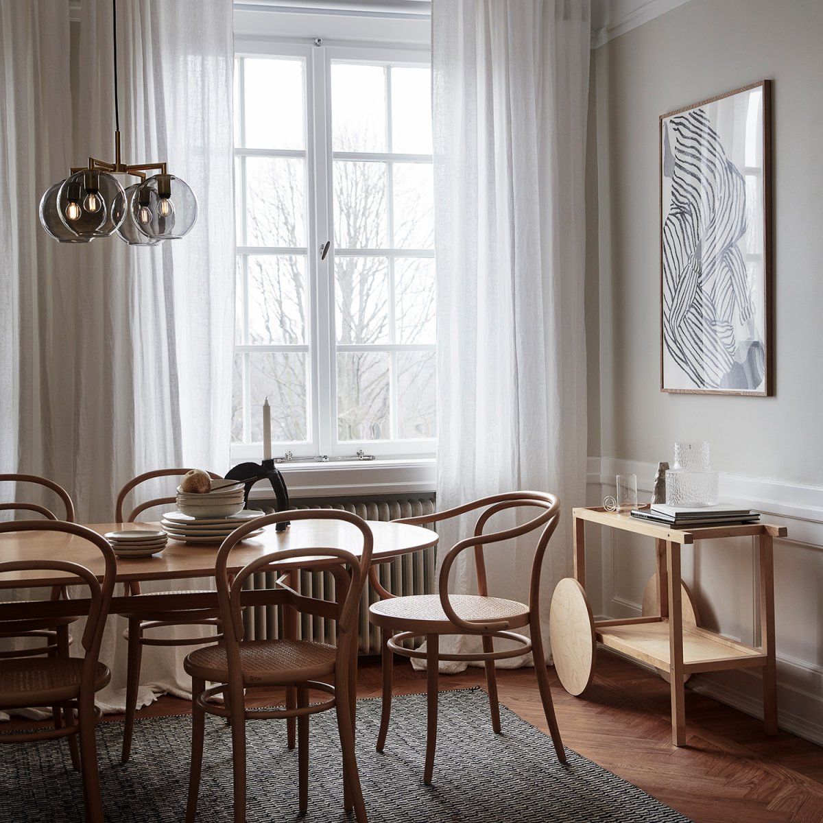 Ture Ø45 Messing hängelampe Von CO Bankeryd - Die Deckenleuchte Ture passt über den Esstisch, wo sie ein schönes Licht verbreitet, oder über den Couchtisch, um im Wohnzimmer Stil zu setzen.