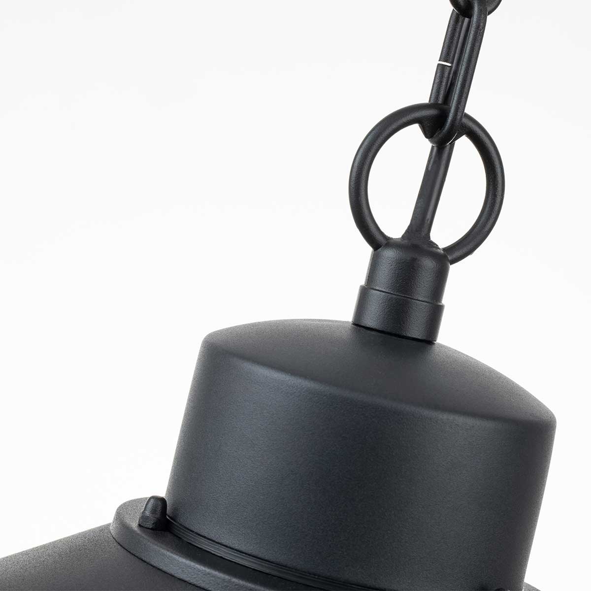 Copenhagen Ø22 Schwarz Von Elstead Lighting - Tillverkad av rostfritt st&aring;l i svart finish och glas, erbjuder den en h&aring;llbar och v&auml;dert&aring;lig konstruktion som passar perfekt f&ouml;r entr&eacute;er, altaner och verandor.