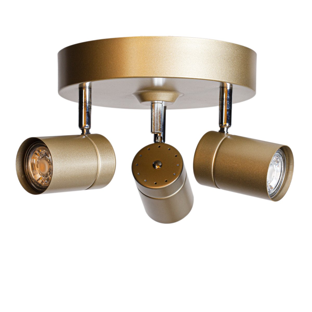 Correct 3 Gold spotlight Von By Rydéns - Für den Correct Deckenstrahler 3-flammig benötigen Sie drei Leuchtmittel, wir empfehlen Ihnen den Kauf von dimmbaren LED-Lampen mit GU10-Fassung, damit Sie das Licht nach Belieben höhen und senken und eine ungeahnte Lichtqualität erzielen können.
