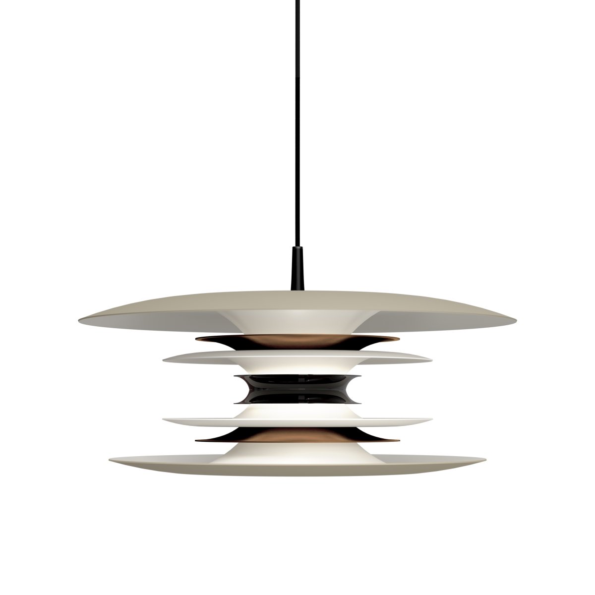 Diablo Ø50 Sand/Bronze hängelampe Von Belid - Die Pendelleuchte verbreitet ein angenehmes, ged&auml;mpftes Licht und eignet sich sowohl &uuml;ber dem Esstisch als auch in anderen Bereichen des Hauses, in denen Stil und Funktionalit&auml;t kombiniert werden sollen.