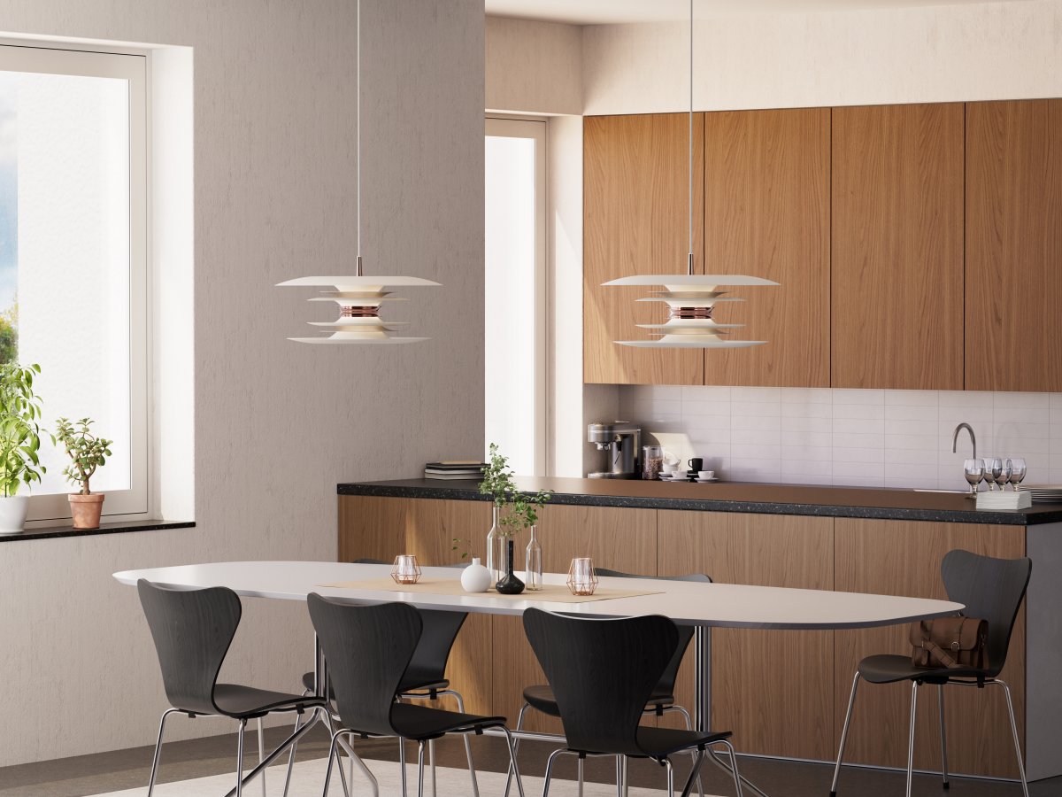 Diablo Ø50 Weiß/Rosé hängelampe Von Belid - Diese dekorative Metallanhängerleuchte in Weiß und Roségold verleiht Ihrem Zimmer eine moderne Note und eignet sich perfekt als zusätzliches Licht über Ihrem Esstisch.