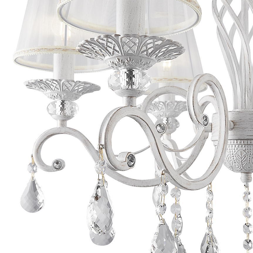 Grace Ø65 Weiß hängelampe Von Maytoni - Grace ist ein klassischer Kronleuchter aus Metall mit einem wundersch&ouml;nen Finish in Antikwei&szlig;.