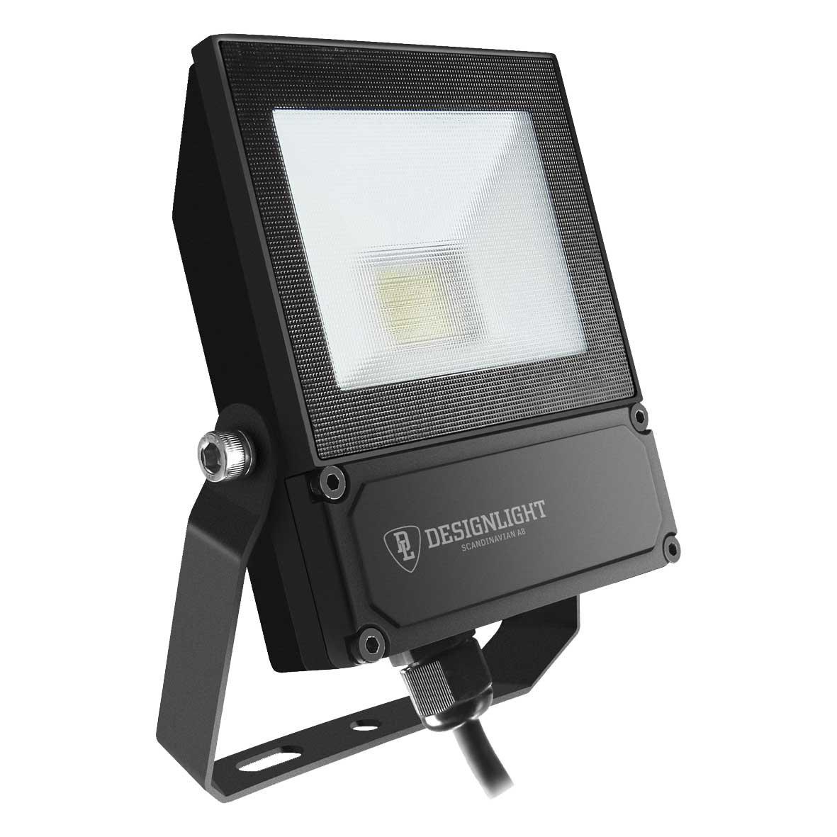 Elly Strahler 10W Schwarz Von Designlight - Dank der Schutzart IP65 ist die Leuchte staubdicht und gegen Starkregen gesch&uuml;tzt und somit perfekt f&uuml;r Fassaden, Eing&auml;nge, Gehwege und andere exponierte Bereiche geeignet.