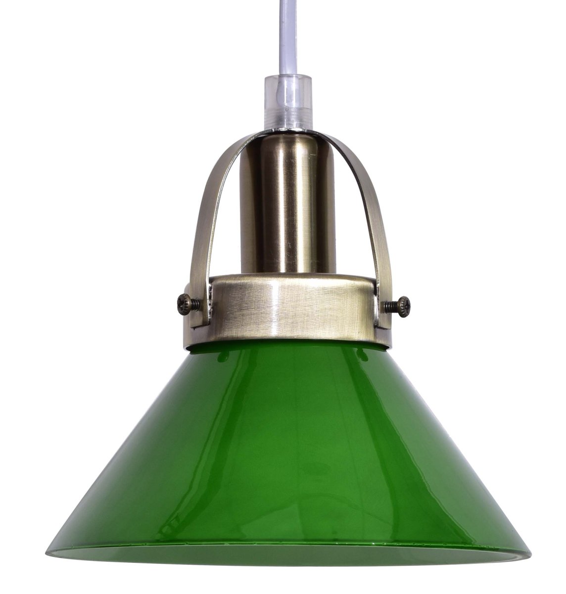 Mäster Ø15 Antikmessing/Grün fensterlampe Von Lampan - Der gr&uuml;ne Glasschirm sorgt f&uuml;r ein gleichm&auml;&szlig;iges und angenehmes Licht und schafft eine einladende Atmosph&auml;re im Raum.