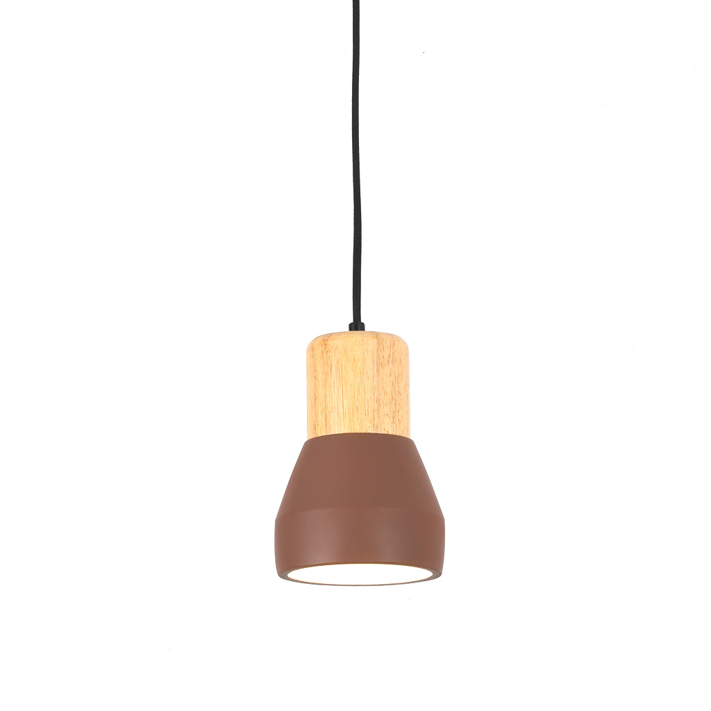 Pepe Ø13 Rost fensterlampe Von Nordic Lighting - Die Kombination aus Holz und Beton verleiht ihr eine robuste und zugleich warme Ausstrahlung, w&auml;hrend die matte Rostfarbe f&uuml;r eine ruhige und trendige Note sorgt.