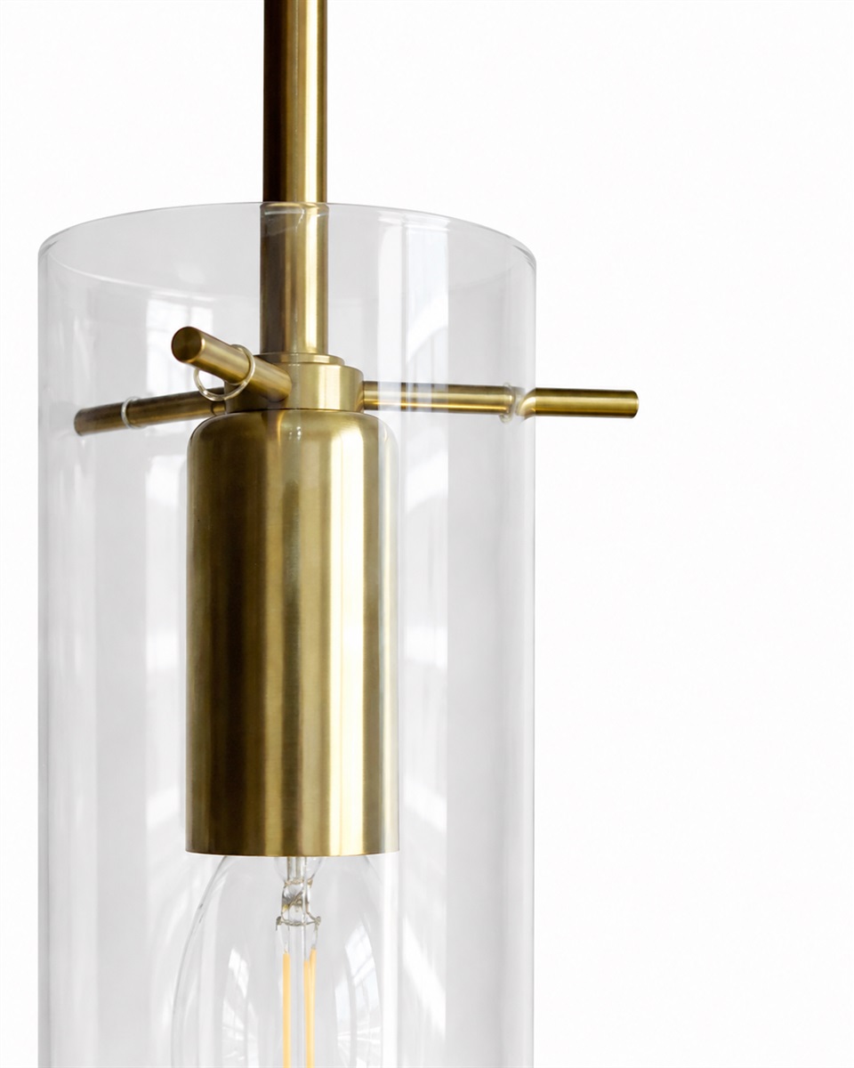 Cilinda Ø7 Messing/transparent fensterlampe Von Nordic Lighting - Cilinda ist eine zeitlose Fensterlampe mit elegantem Design.
