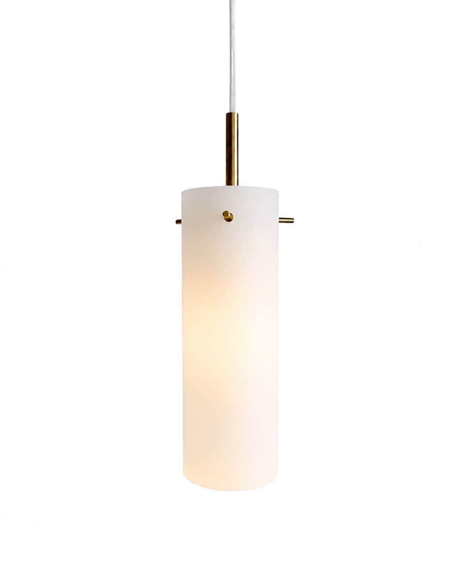 Cilinda Ø7 Messing/Weiß fensterlampe Von Nordic Lighting - Cilinda ist eine zeitlose Fensterlampe mit elegantem Design.