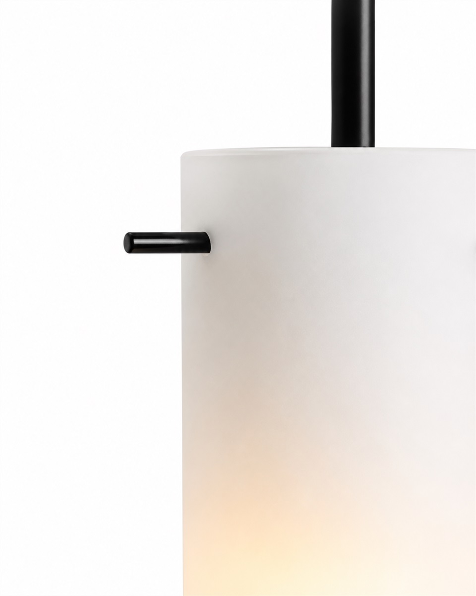 Cilinda Ø7 Schwarz und Weiß fensterlampe Von Nordic Lighting - Cilinda ist eine zeitlose Fensterlampe mit stilvollem Design.