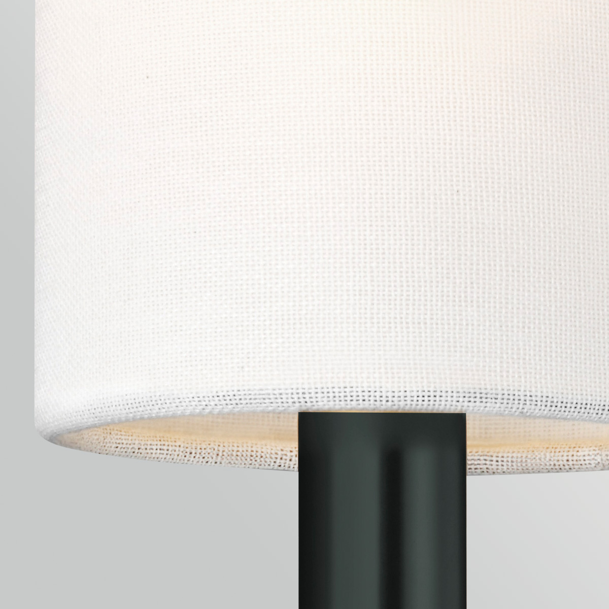 Brianna 36cm Schwarz wandlampe Von Elstead Lighting - Brianna ist eine dekorative Wandleuchte mit luftigem, minimalistischem Design.