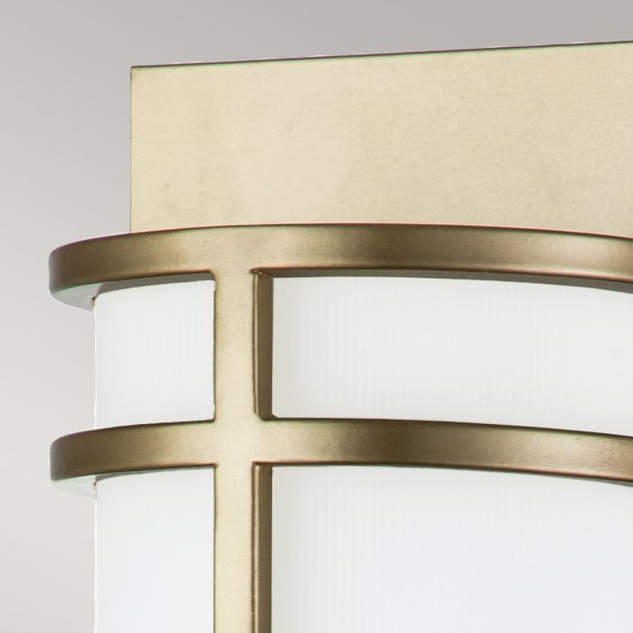 Fusion 43cm Messing wandlampe Von Elstead Lighting - Erleben Sie mit Fusion aus lackiertem Messing eine perfekte Balance zwischen Eleganz und Funktionalität.