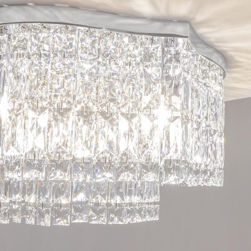 Dune Ø45 Chrom kristall Von Maytoni - Die funkelnden Prismen fangen das Licht ein und erzeugen eine luxuri&ouml;se Atmosph&auml;re im Raum.