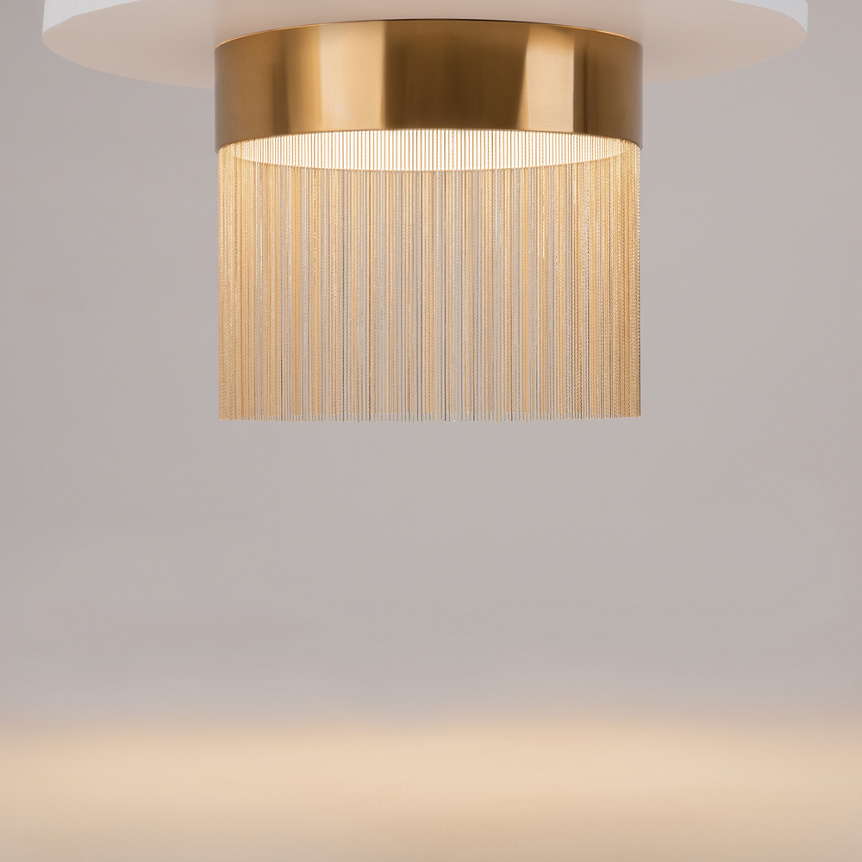 Imaginary Ø35 Gold deckenleuchte Von Maytoni - Imaginary ist eine elegante Deckenleuchte aus Metall mit einem luxuri&ouml;sen Goldfinish und dekorativen Kettendetails, die einen weichen und exklusiven Eindruck hinterlassen.