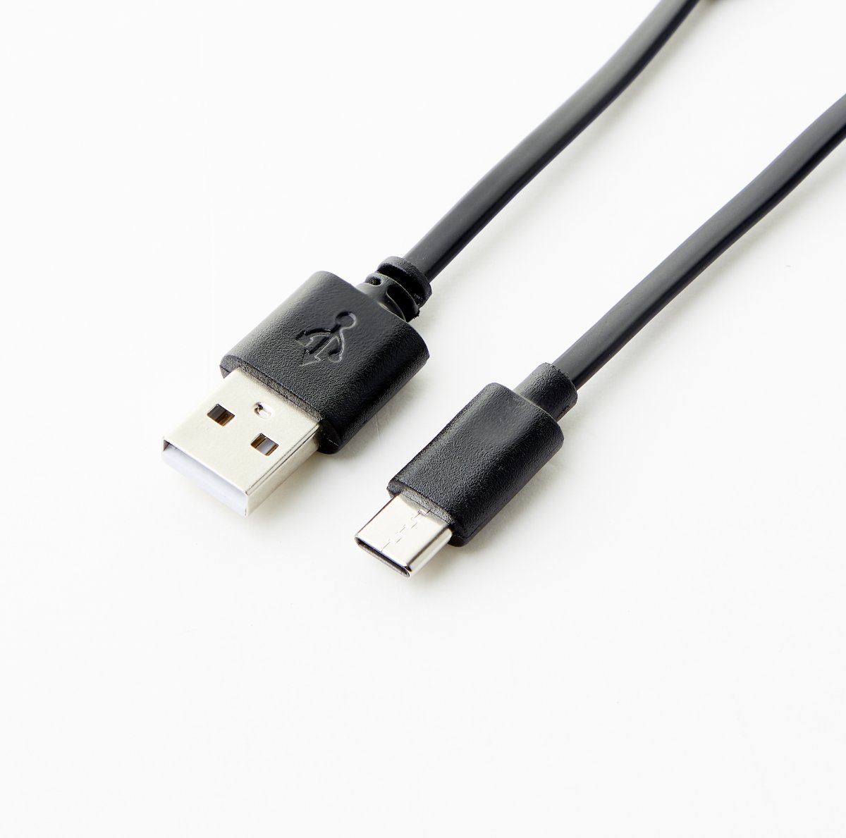 Muffin 18cm Schwarz tragbare Von Brilliant - Muffin ist eine dekorative tragbare Tischlampe aus mattschwarzem Metall.