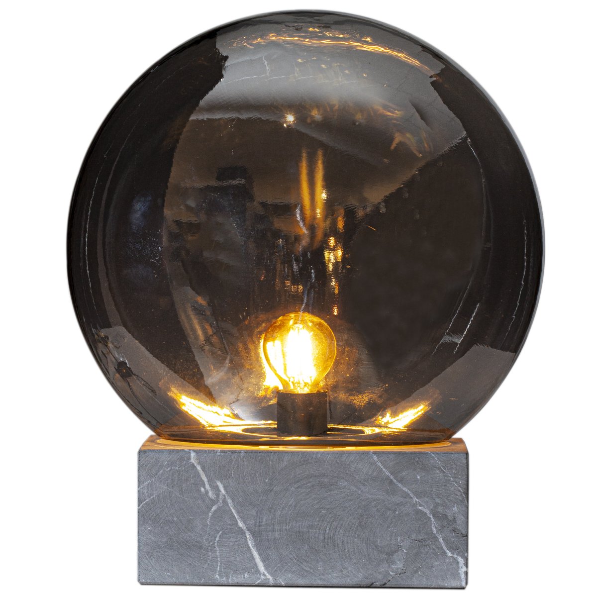Glori 35cm rauchfarben tischlampe Von By Rydéns - Glori ist eine prachtvolle Tischleuchte, deren Kombination aus Marmor und Glas eine faszinierende Harmonie schafft.