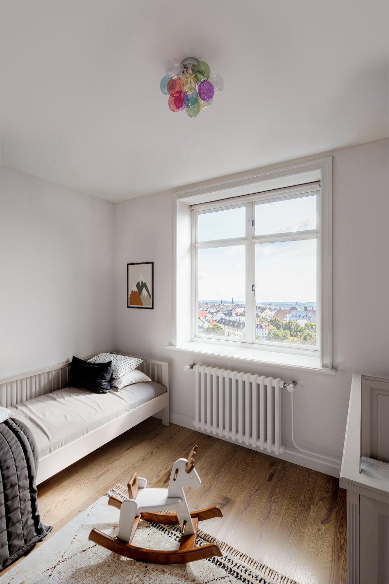 Gross Ø30 Mehrfarbig deckenleuchte Von By Rydéns - Die Gross-Familie hat mit dem mehrfarbigen Glas ein neues Mitglied.