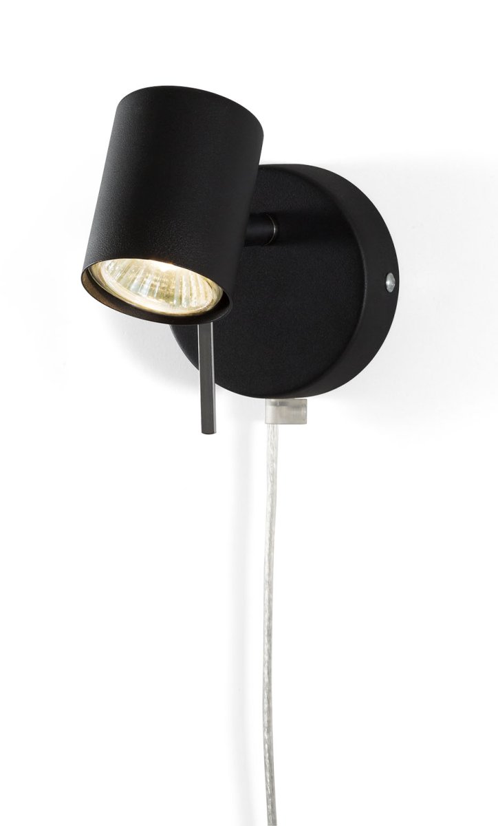 Alpha Schwarz leselampe Von Cottex - Die Alpha-Nachttischlampe aus schwarzem Metall ist eine stilvolle und funktionale Lösung für Ihr Schlafzimmer.