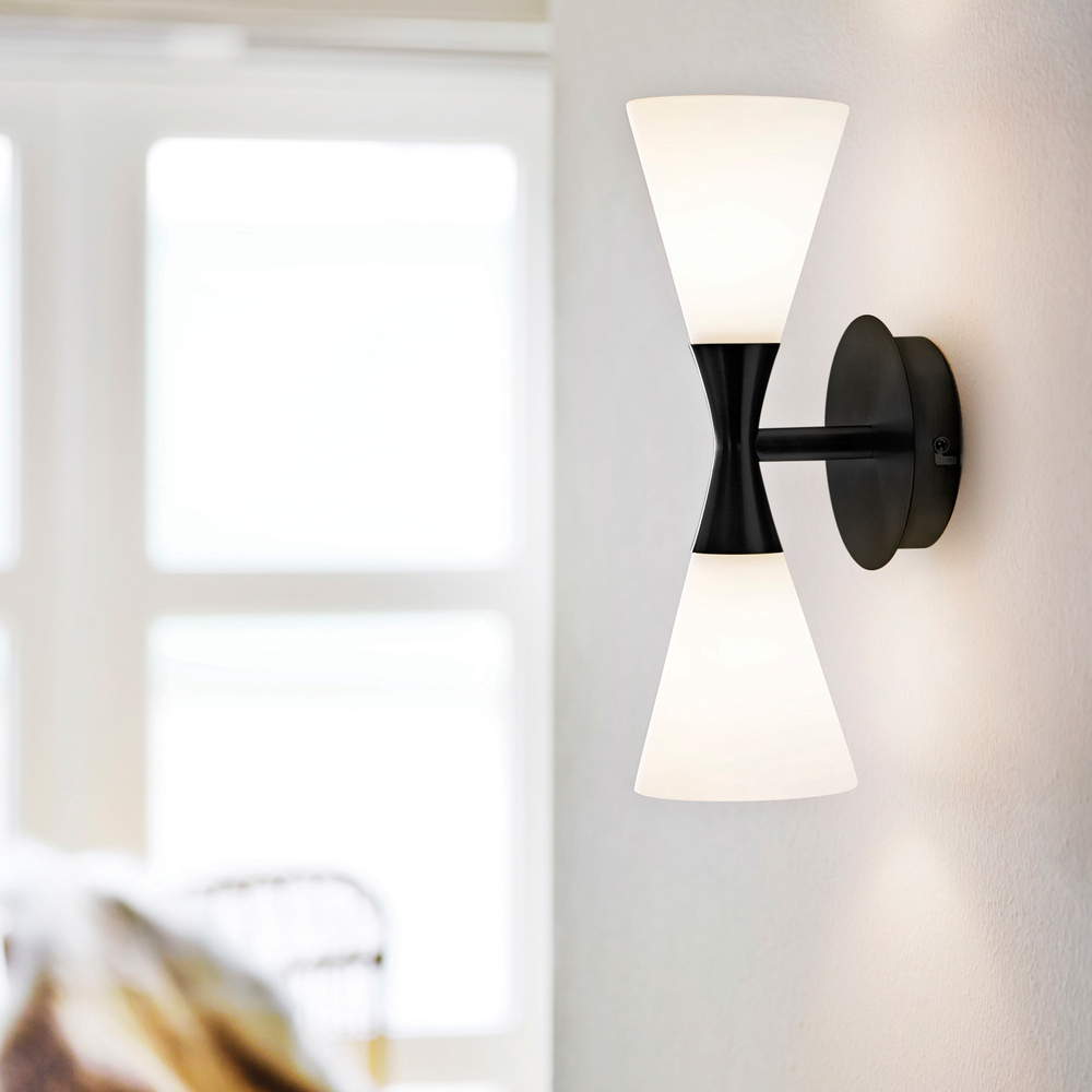 Harlekin duo Mattschwarz wandlampe Von Herstal - Harlekin Duo ist eine elegante und stilvolle Wandleuchte.