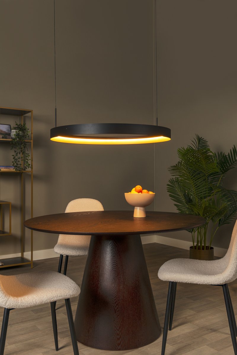 Radiant Ø80 Schwarz hängelampe Von Lucide - Der integrierte LED-Streifen im Inneren sorgt f&uuml;r ein kraftvolles und gleichm&auml;&szlig;iges Licht nach unten und macht die Leuchte ideal &uuml;ber dem Esstisch.