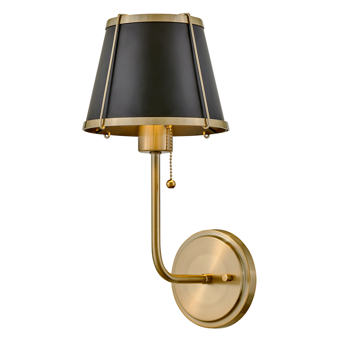 Clarke 40cm Messing/Schwarz wandlampe Von Elstead Lighting - Die elegante Wandleuchte Clarke ist aus Stahl gefertigt und besticht durch ihre schöne, warme Messingoberfläche und einen stilvollen schwarzen Schirm.