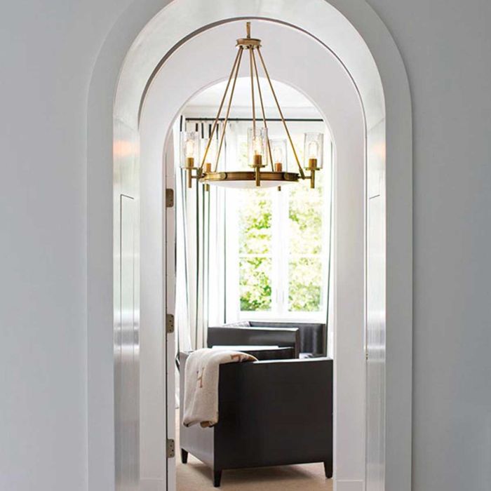 Collier Ø68 Antikes Messing hängelampe Von Elstead Lighting - Gjutna knappar, g&aring;ngj&auml;rn och st&auml;nger i en antikm&auml;ssing-finish ger en sofistikerad och tidl&ouml;s look.