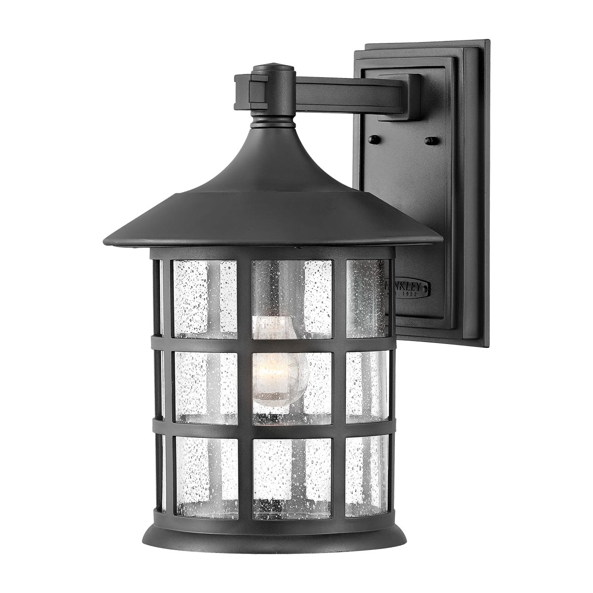 Freeport 40cm Schwarz außenlampe Von Elstead Lighting - Es besteht aus wetterbeständigem Verbundwerkstoff und Glas und bietet eine robuste und langlebige Konstruktion, die harten Außenbedingungen standhält, ohne zu rosten oder zu korrodieren.