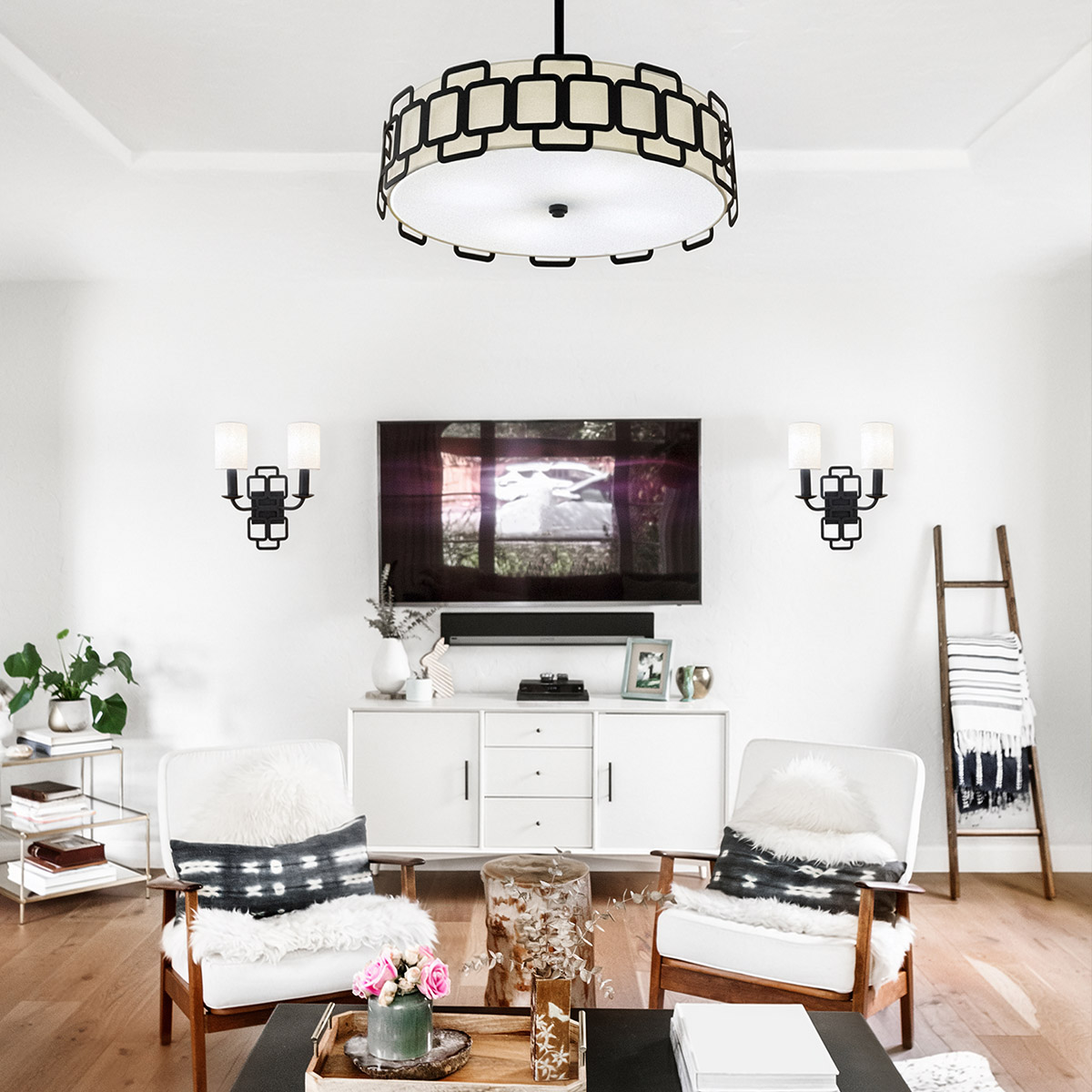 Sabina Ø57 Schwarz hängelampe Von Elstead Lighting - Sabina ist eine elegante Pendelleuchte mit luftigem und dekorativem Design.