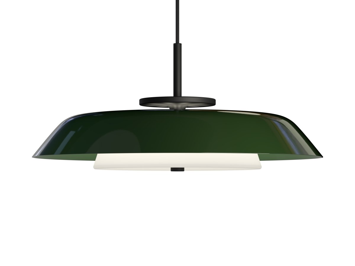 Horisont Ø43 Waldgrün hängelampe Von Belid - Inspiriert von der Geschichte Belids und der Küstenlage Varbergs, besticht diese Lampe durch ihr kontrastreiches und zugleich harmonisches Design.