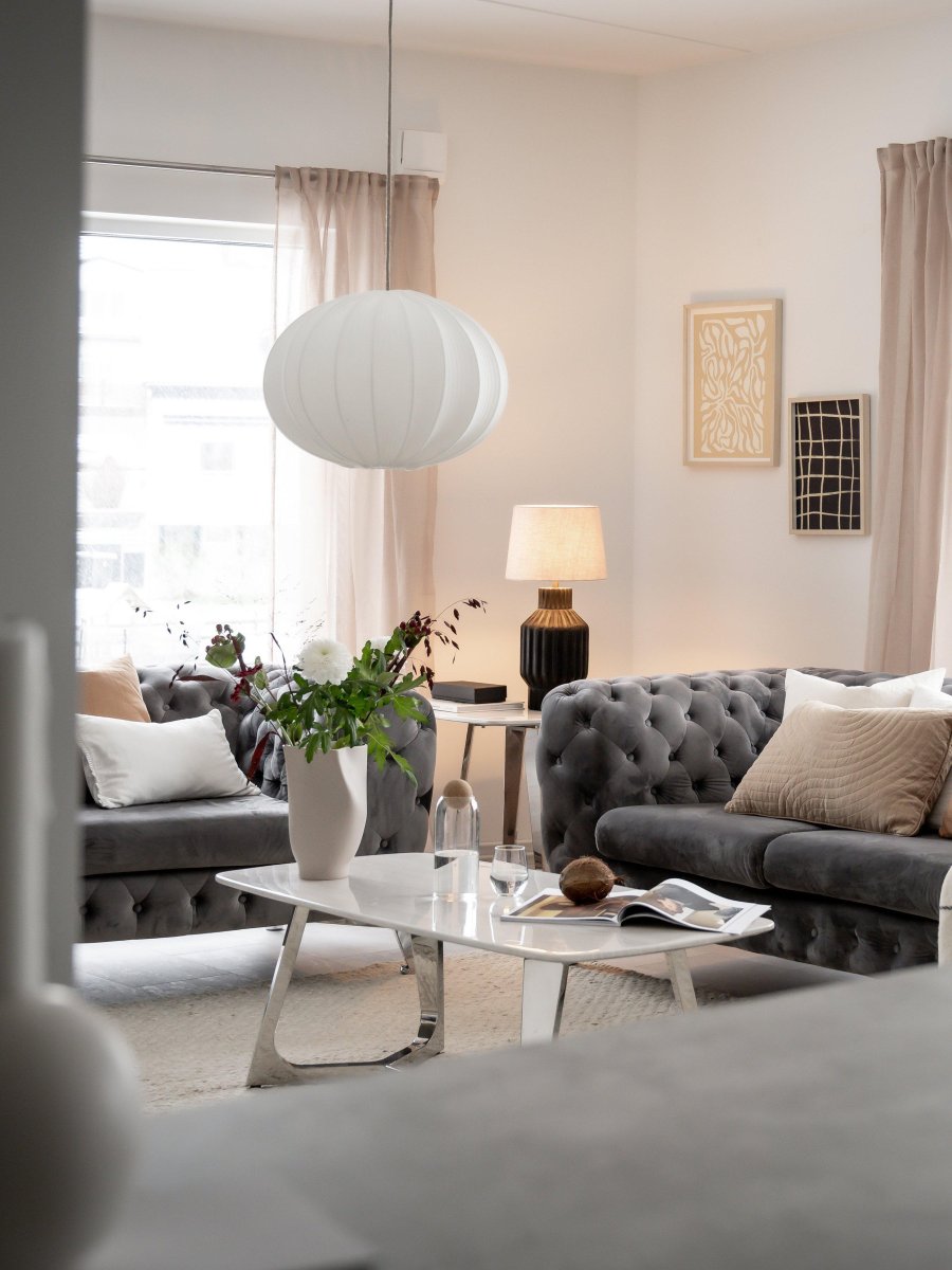 Hilma Lampenschirm Ø40 Exkl. Aufhängung Cremefarben hängelampe Von PR Home - Die gerippte Struktur sorgt f&uuml;r ein sch&ouml;nes Leuchten, wenn die Lampe eingeschaltet ist.