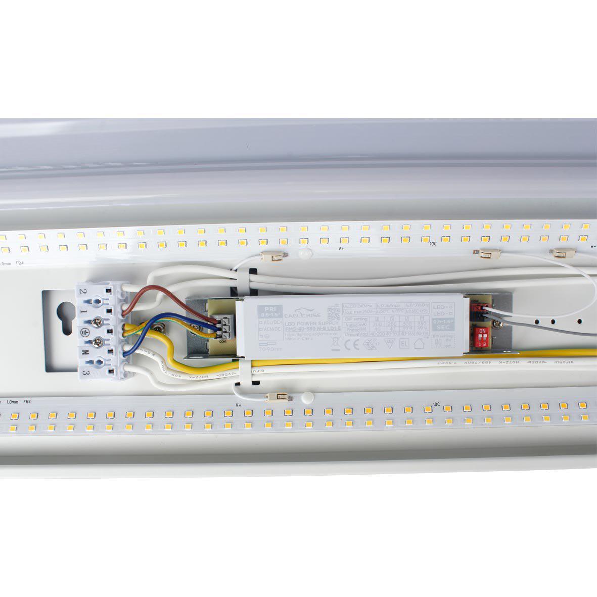 Liny Grab 3000/4000K 62cm Weiß Von Designlight - Dank Schutzart IP44 ist sie gegen Feststoffe und Spritzwasser gesch&uuml;tzt und eignet sich daher ideal f&uuml;r industrielle und gewerbliche Installationen.