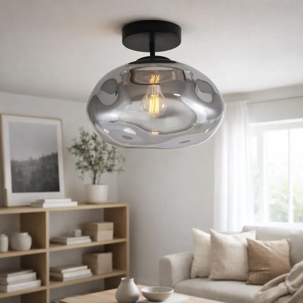 Iformo Ø35 Schwarz/Rauchig deckenleuchte Von Nordic Lighting - Das Ergebnis ist eine dekorative Deckenleuchte, die das Licht angenehm verteilt und eine warme, behagliche Atmosph&auml;re schafft.