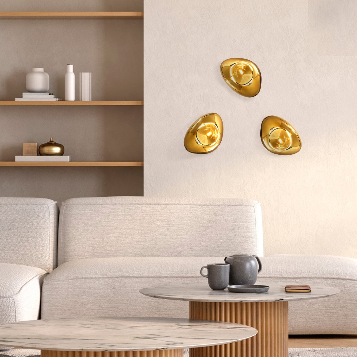 Mabell 28cm Gold wandlampe Von Maytoni - Diese Lampe erzeugt einen warmen und einladenden Lichtfleck und indem Sie mehrere davon in einer Gruppe an der Wand platzieren, können Sie ein stilvolles Kunstwerk schaffen, das Funktion und Ästhetik vereint.