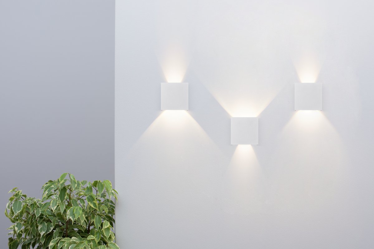 Fulton Weiß außenlampe Von Maytoni - Fulton ist eine ausgezeichnete Wahl für alle, die eine stilvolle und funktionale Beleuchtung suchen, die den Raum aufwertet, ohne ihn zu dominieren.