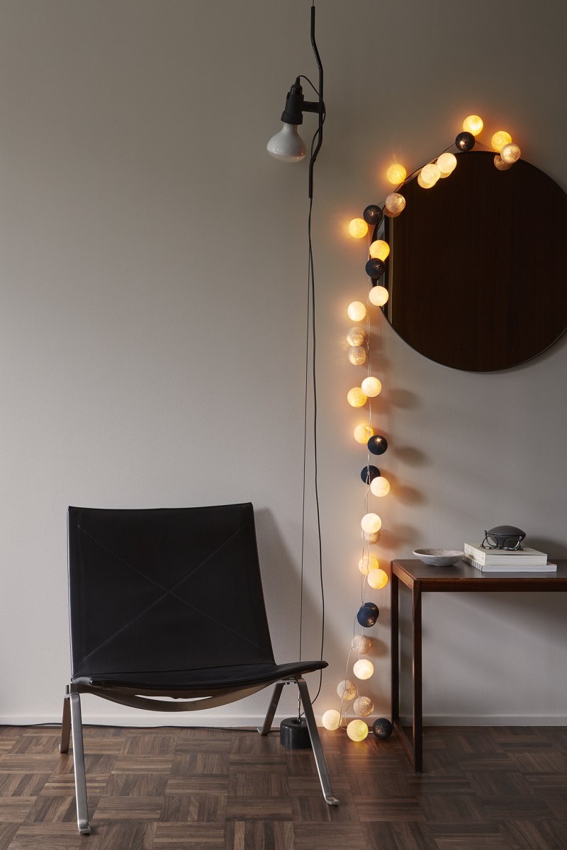 Irislights Moonlight 20-lights Mehrfarbig Von Irislights - Die Kugeln verbreiten ein angenehmes Licht, wenn die Lichterkette leuchtet, und die Lichterkette l&auml;sst sich vielseitig platzieren und sorgt so f&uuml;r Abwechslung!