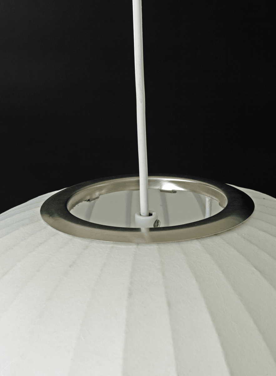 Kanoa Ø40 Weiß hängelampe Von Aneta Lighting - Im eingeschalteten Zustand verbreitet die Lampe ein angenehmes Licht, das durch den Stoff dringt und zu einer warmen und behaglichen Atmosph&auml;re im Raum beitr&auml;gt.