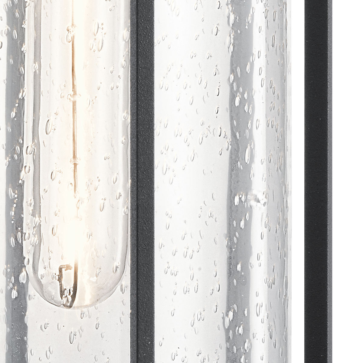 Camillo 37cm Schwarz außenlampe Von Elstead Lighting - Med sin robusta metallkonstruktion och klarglas med bubbeleffekt skapar den en vacker ljusspridning som f&ouml;rh&ouml;jer fasader, entr&eacute;er och uteplatser.