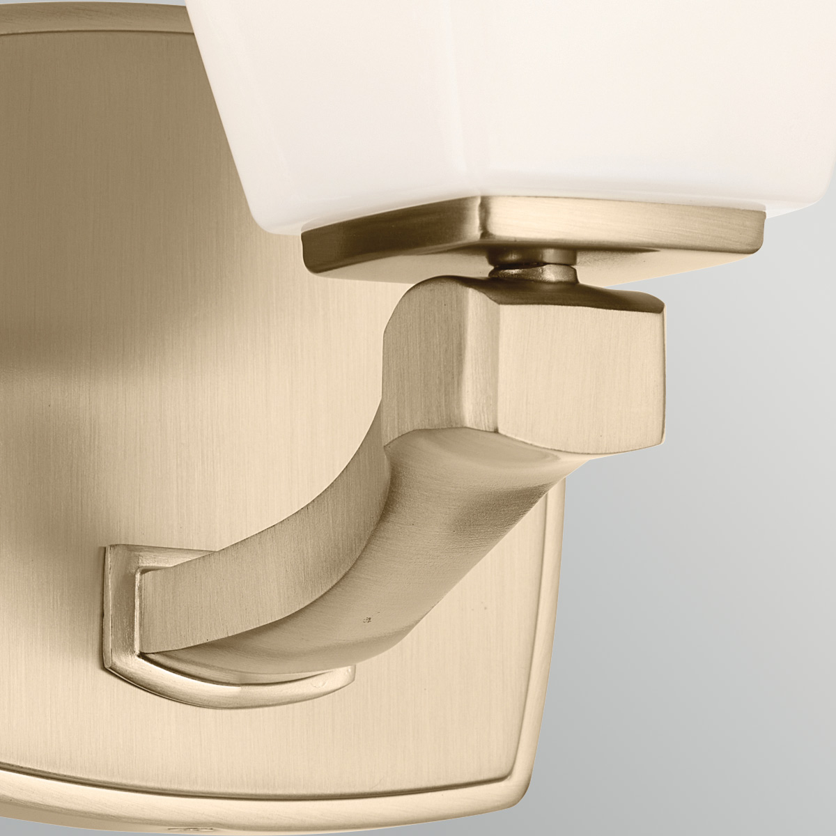 Marant 24cm Bronze badezimmerlampe Von Elstead Lighting - Die elegante Wandleuchte Marant besticht durch ihr stilvolles und exklusives Design und ist ideal f&uuml;rs Badezimmer.
