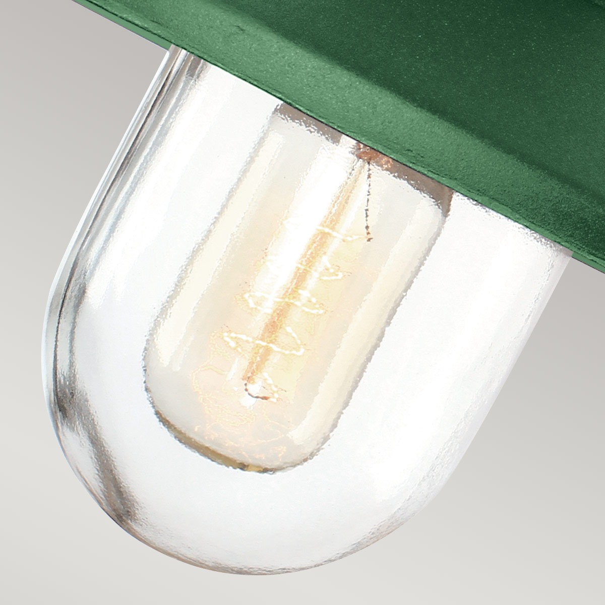 Klampenborg Ø28 Grün außenlampe Von Elstead Lighting - Die Lampe verfügt über die Schutzart IP44 und wird mit einer beeindruckenden 15-jährigen Garantie geliefert, was sie sowohl praktisch als auch langlebig macht.