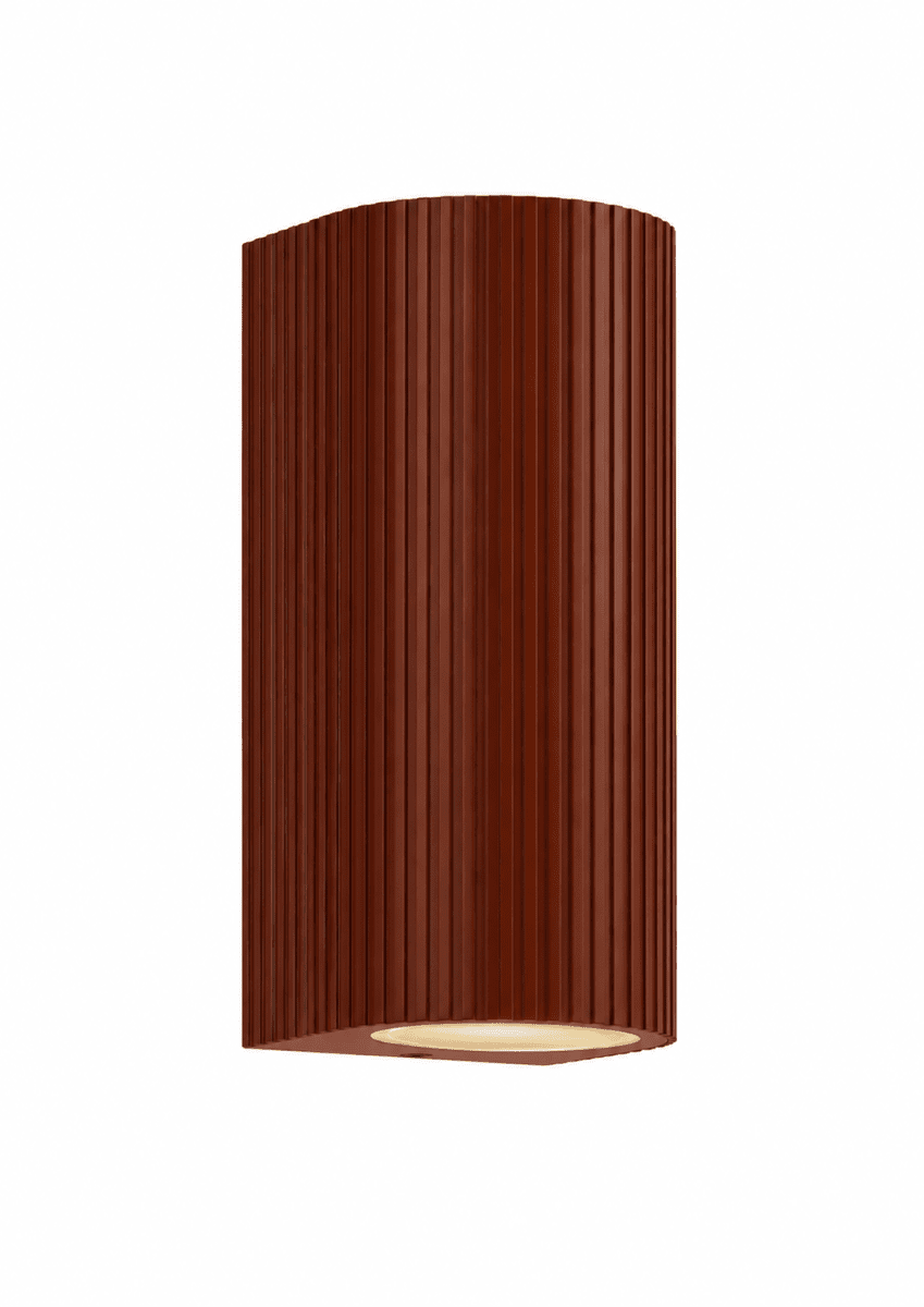 Freja Duo Rost außenlampe Von Lampan - Freja passt perfekt an den Eingang, die Garageneinfahrt oder die Terrasse und wird so zu einem funktionalen und zugleich dekorativen Element.