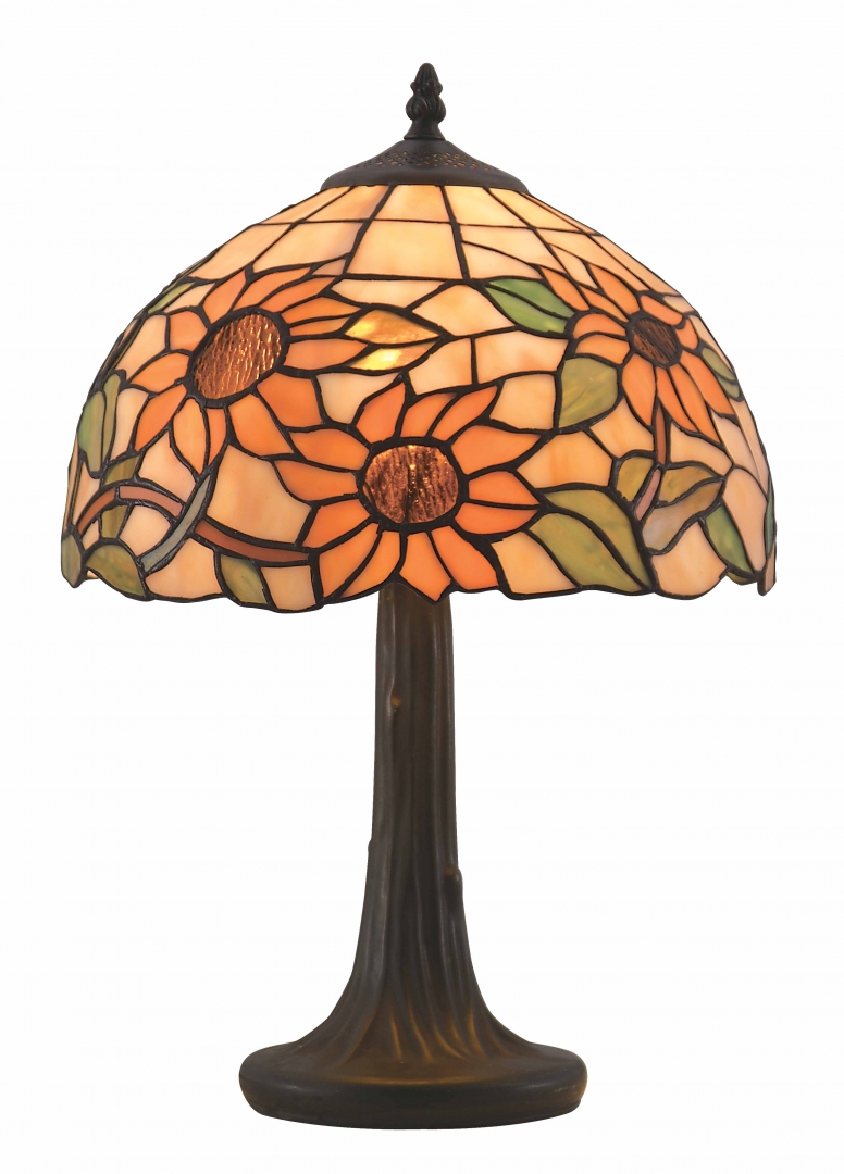 Solros 45cm Mehrfarbig Von Norrsken Design - Sunflower ist eine klassische Tiffany-Lampe mit einem wunderschönen Design mit Sonnenblumen und Blättern in verschiedenen Farben.