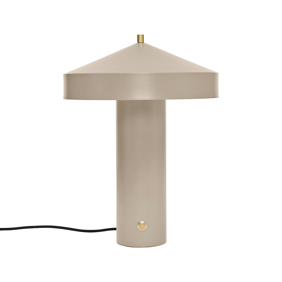Hatto 40cm Beige tischlampe Von OYOY - Die Leuchte ist Teil der beliebten Hatto-Serie und in mehreren modernen Farben erhältlich.