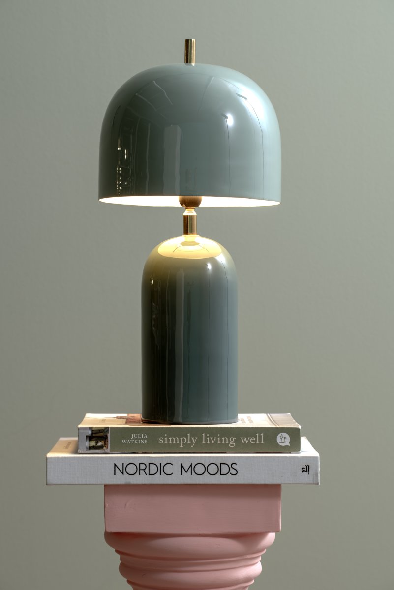 Rico 43cm Blau tischlampe Von Leitmotiv - Der Lampenfu&szlig; in einem dezenten Denimblau harmoniert perfekt mit dem hellblauen Lampenschirm und erzeugt so einen sanften und modernen Kontrast.