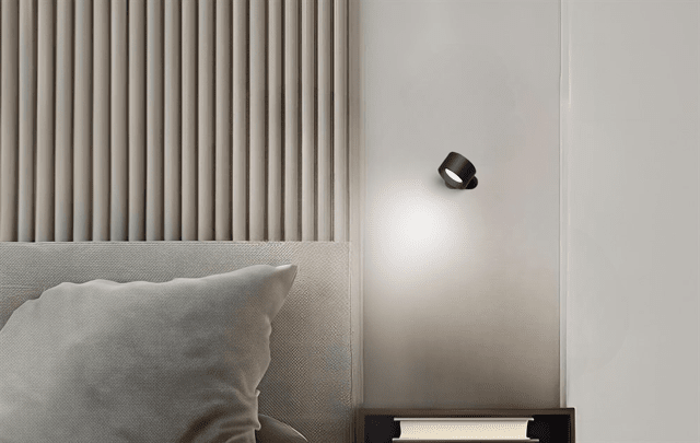 No Cable Schwarz tragbare Von Unison - Die drehbare Leuchte verf&uuml;gt &uuml;ber einen Netzschalter mit 3-Stufen-Dimmfunktion mit der M&ouml;glichkeit, die Farbtemperatur von Warmgelb auf Warmwei&szlig; zu &auml;ndern und so eine einfache Farbanpassung zu erm&ouml;glichen.