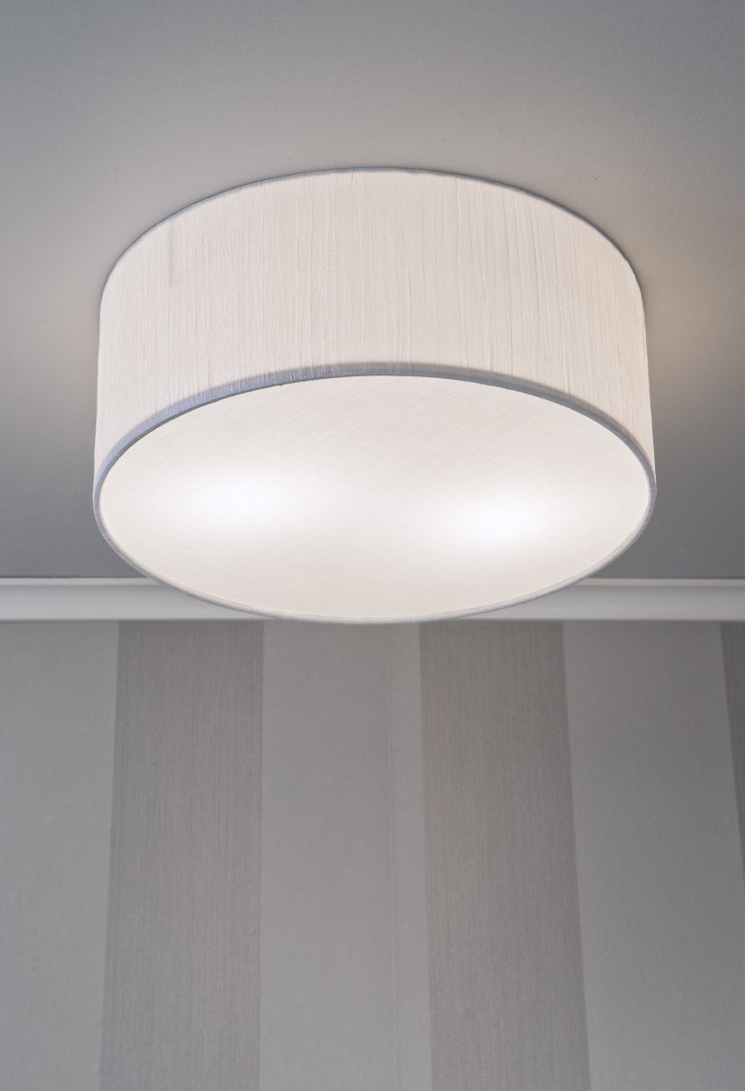 Bendir Ø38 Weiß Plissee deckenleuchte Von Aneta Lighting - Bendir ist eine Decke, die subtile Eleganz und Schlichtheit ausstrahlt.